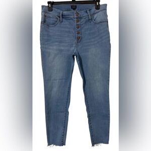 Petite 9" mid-rise skinny jean in signature stretch